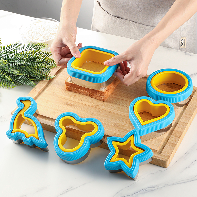 Kitchen Gadgets Set - Sandwich cutting and sealing machine, biscuit