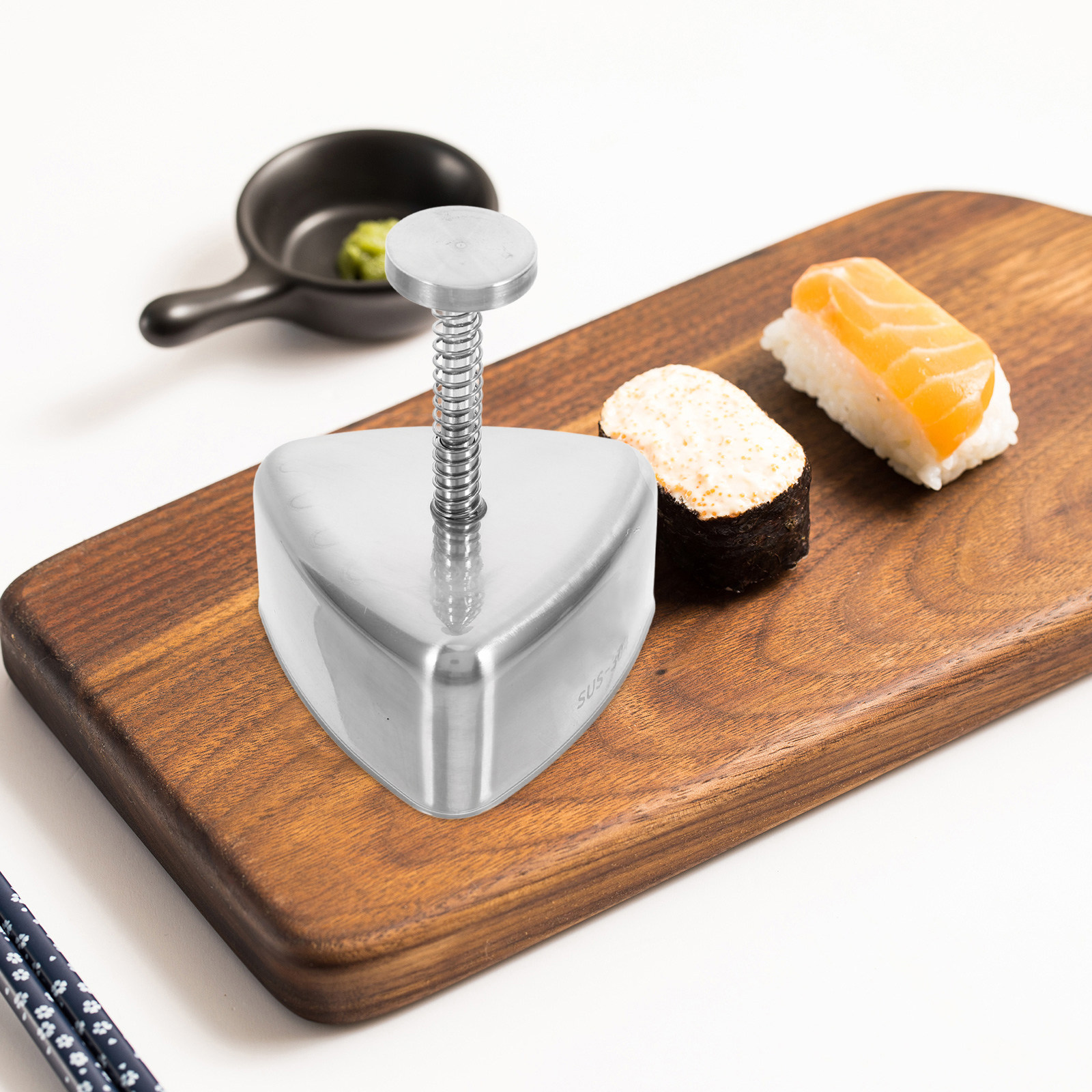 Triangle Onigiri Mold Stainles - огляд і ціна Kitchen Gadgets Gold